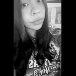 Meet your Posher, Emeli